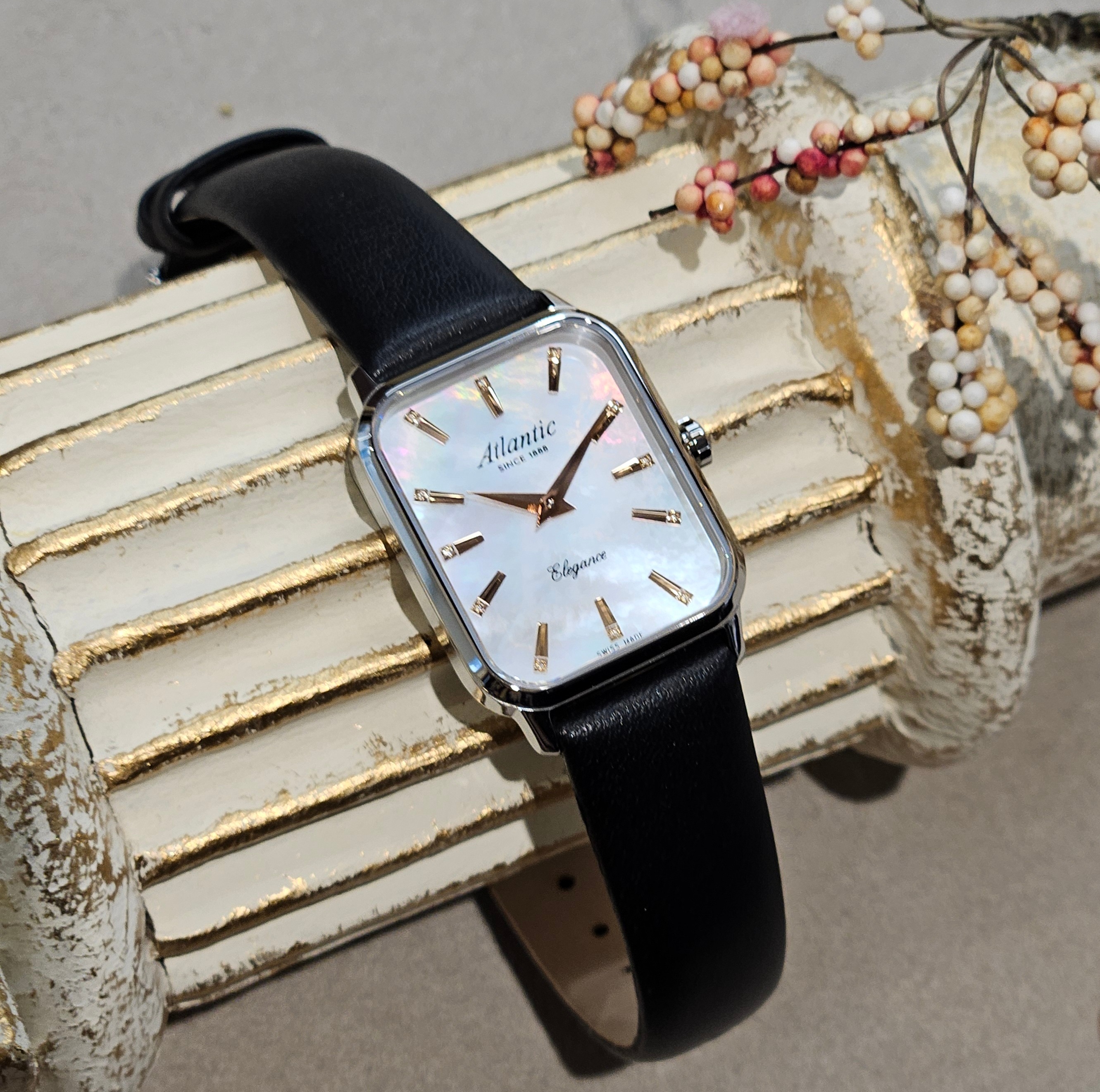 Atlantic Elegance Lady Square